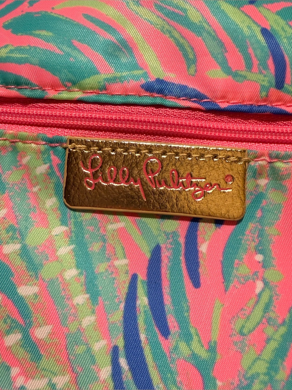 Lilly Pulitzer Zip It ID Crossbody in Cocoa Breeze - Picture 4 of 12